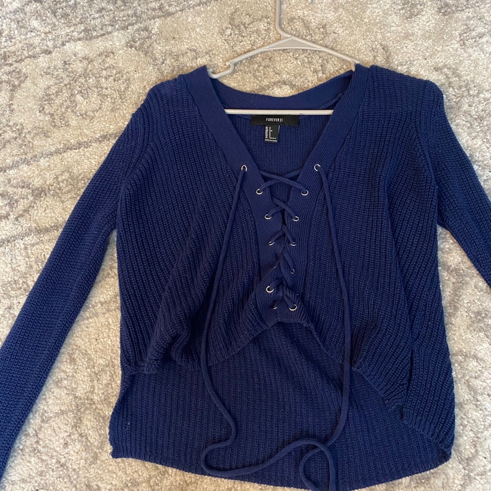 Tie cropped sweater